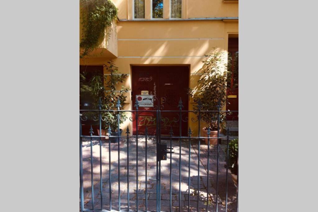 Beautiful Backyard Remise Apartment Berlin Exterior foto